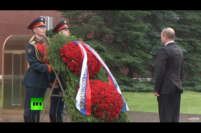 無名戦士の墓のプーチン大統領